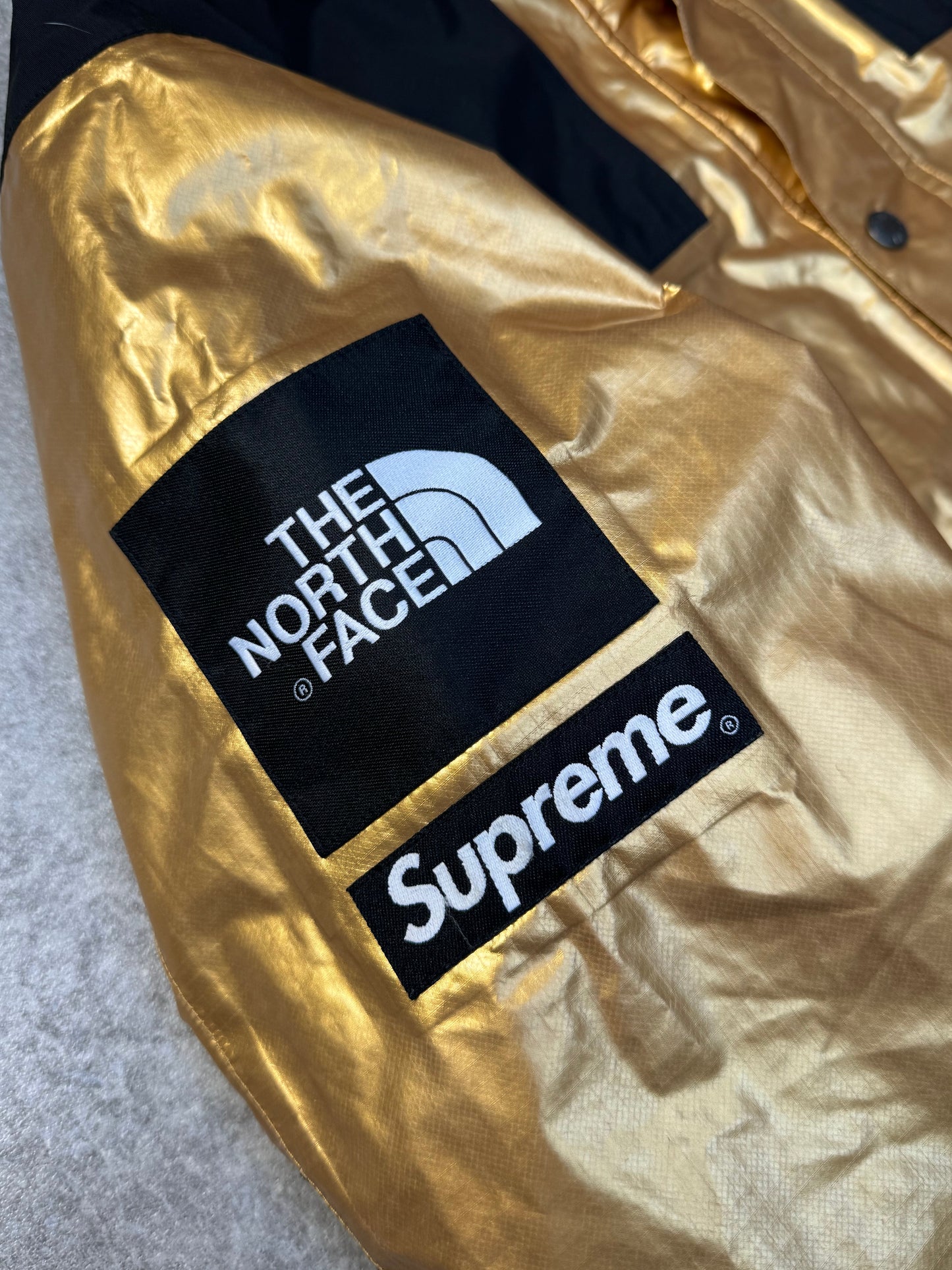 S/S 2018 Supreme x The North Face Gold Metallic Mountain Parka Jacket