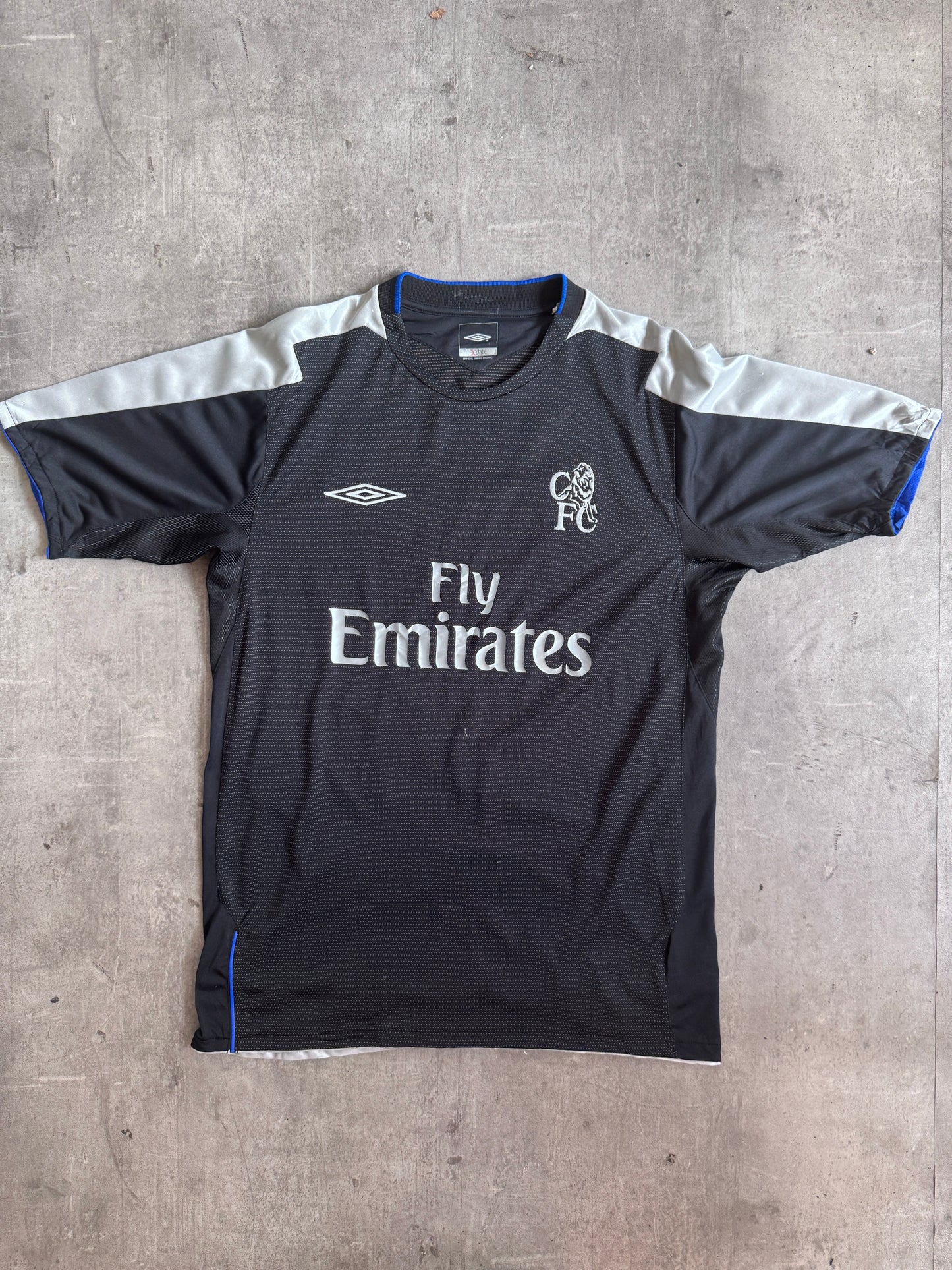 2004-05 Chelsea "Lampard 8" FC Umbro Away Football Shirt | Medium, Multicoloured
