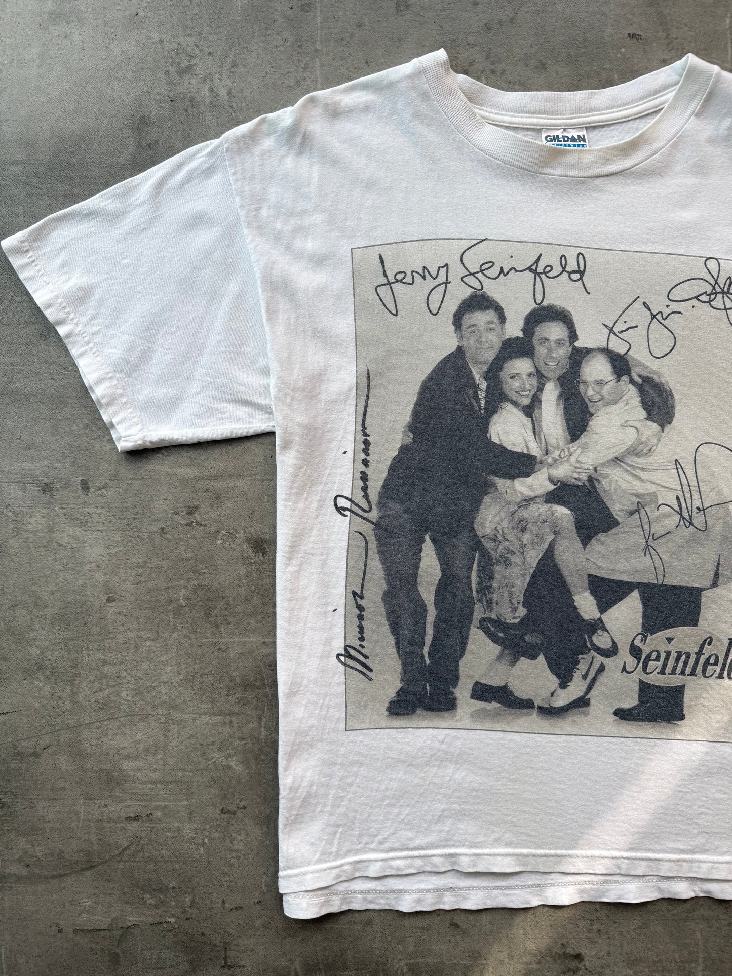 1998 Seinfeld Team Portrait Graphic Tee | Large, Multicoloured