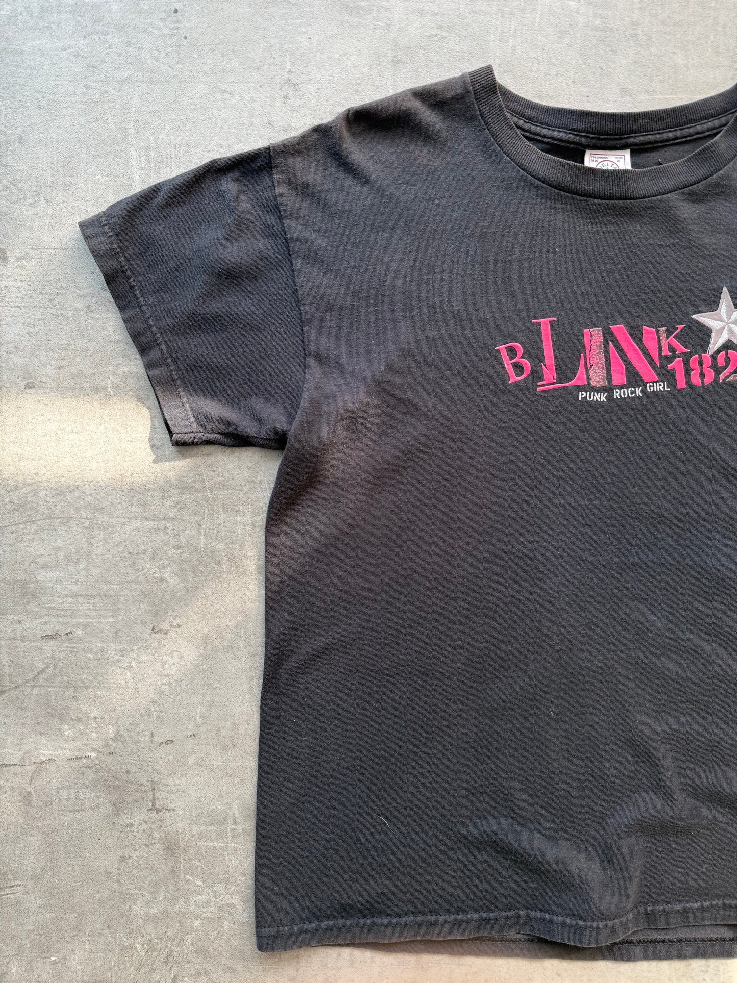 2000s Blink 182 Punk Rock Girl Graphic Tee | Medium, Multicoloured