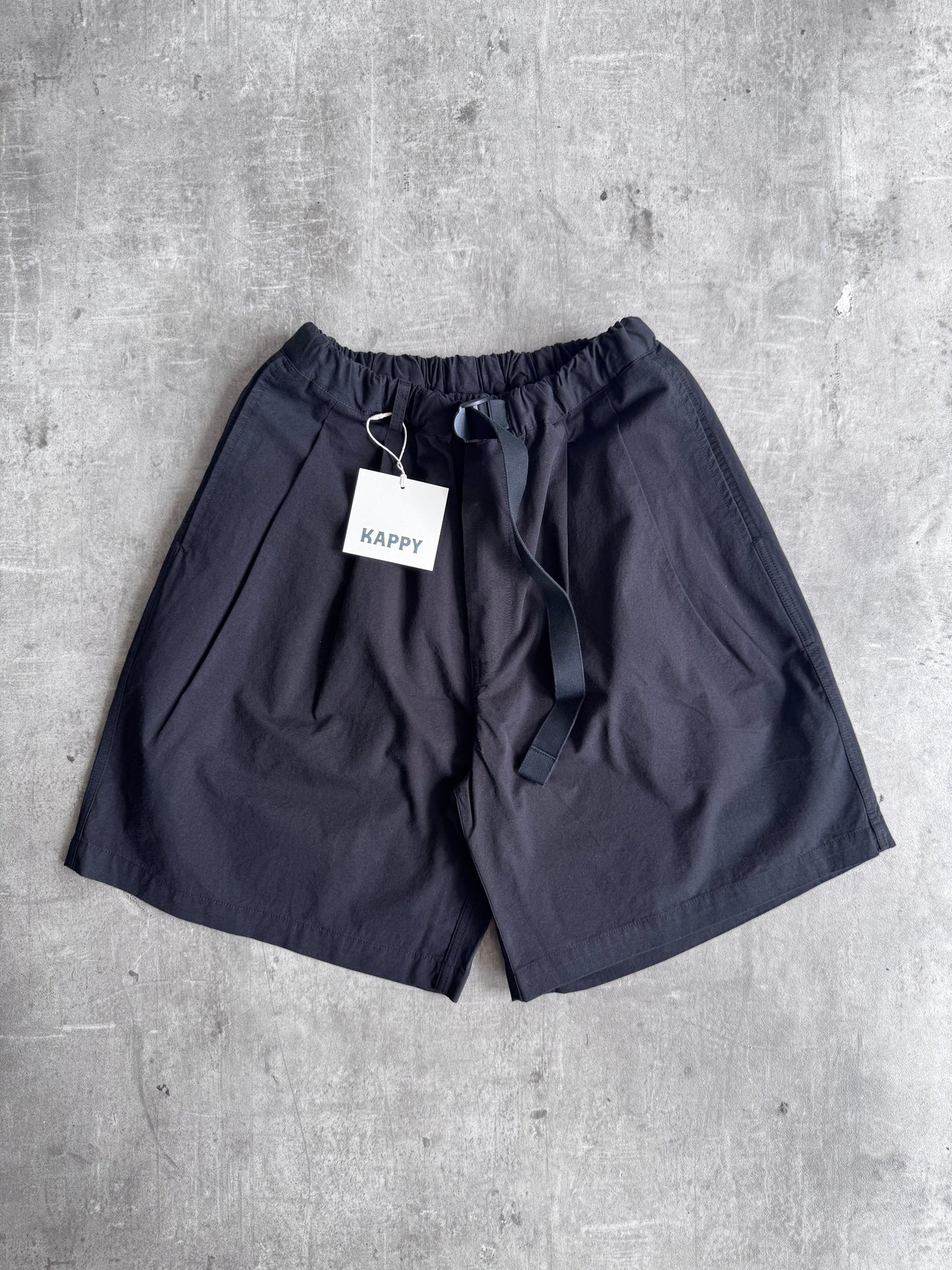 Kappy Korea Two Tuck Pleated Wide Half Pants - Black | ONE SIZE, Black