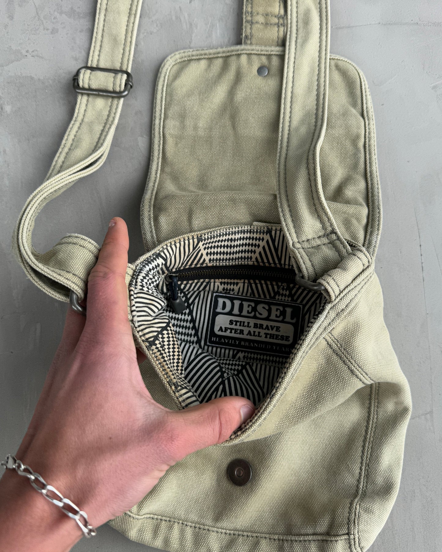 DIESEL KHAKI CANVAS CROSS BODY SIDE BAG