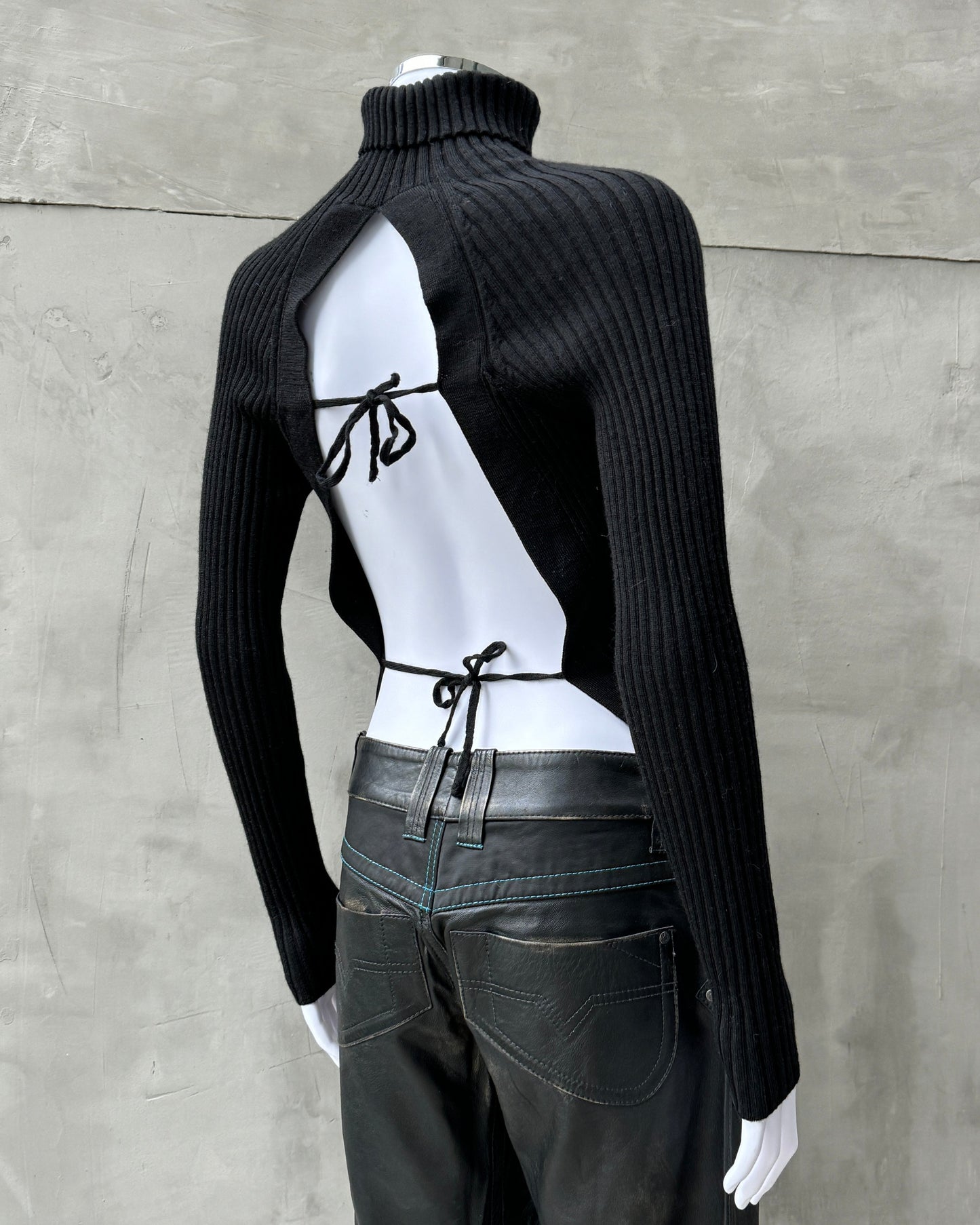 JEAN PAUL GAULTIER JPG BACKLESS TIE RIBBED SWEATSHIRT - M/L | Medium, Black
