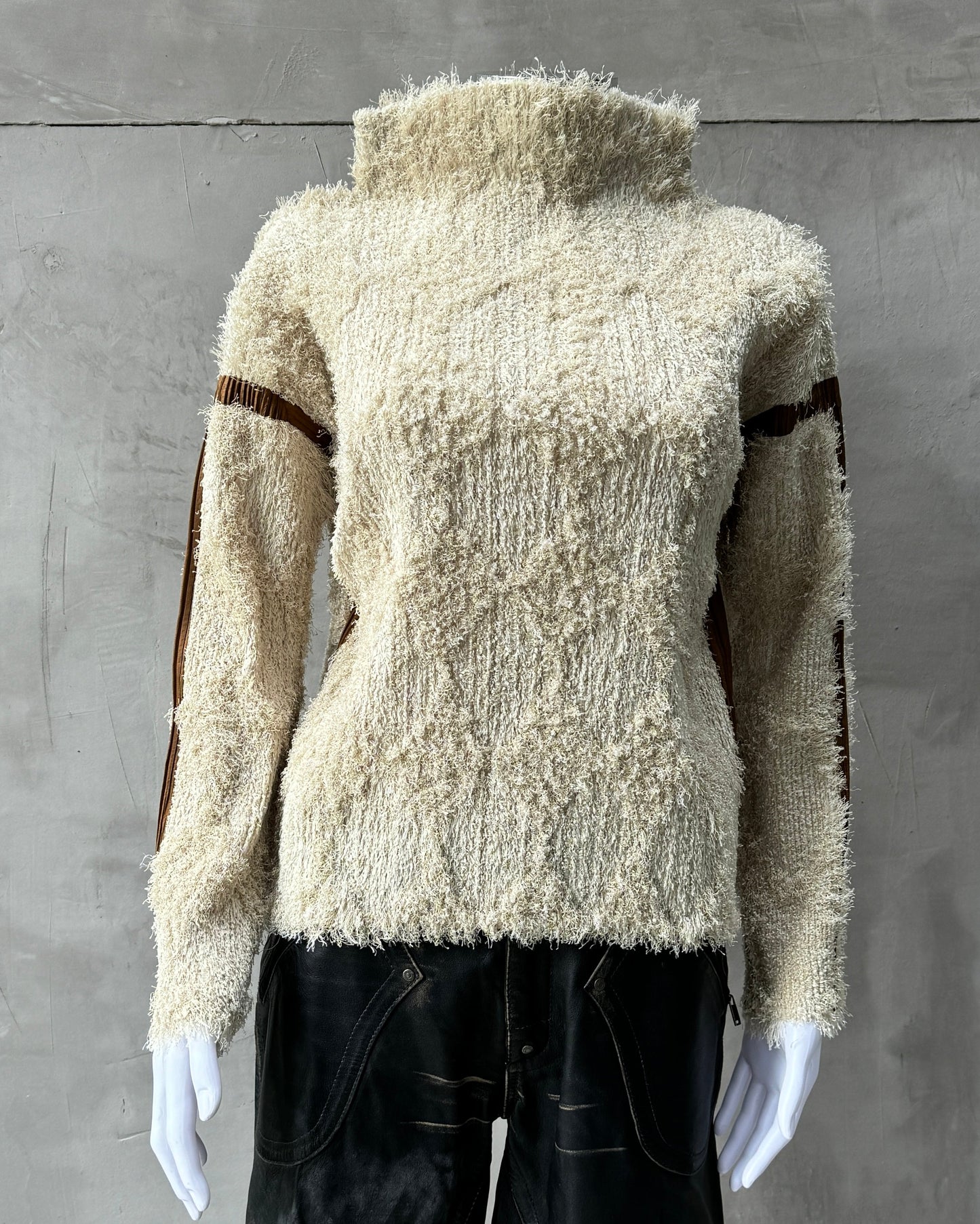 ISSEY MIYAKE PLEATS PLEASE TEXTURED FUR LONG SLEEVE TOP - M