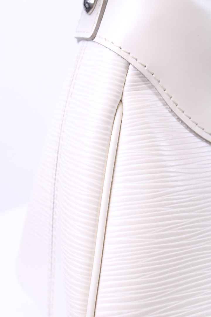 Louis Vuitton Off-White 2003-2007 Epi Turenne PM shoulder bag White | O/S, White