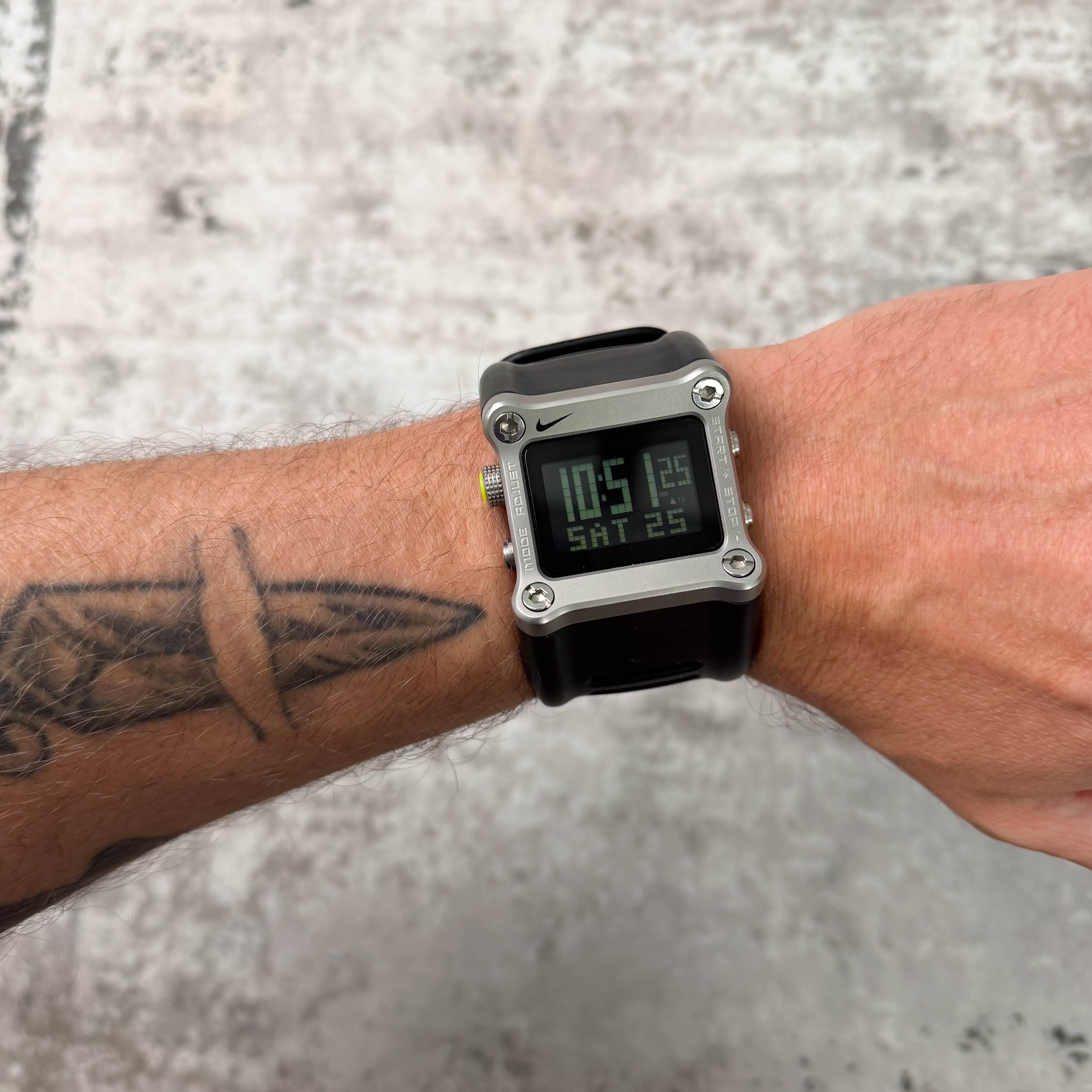 00s NIKE Hammer ハンマーウォッチ シルバー Archive Vintage Nike Hammer Watch – Known Source