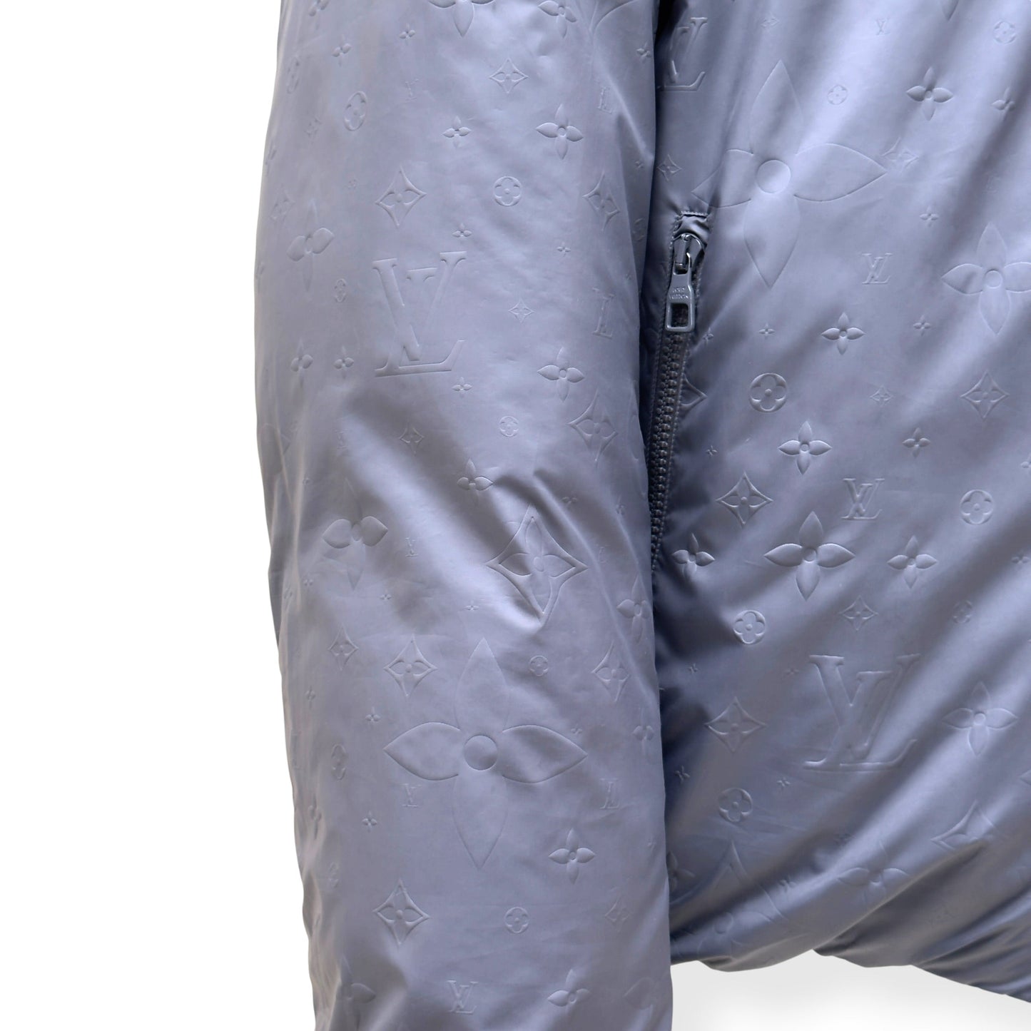 LOUIS VUITTON REVERSIBLE MONOGRAM DOWN BLOUSON LIGHT GREY SIZE 54 / XL | XL, Grey