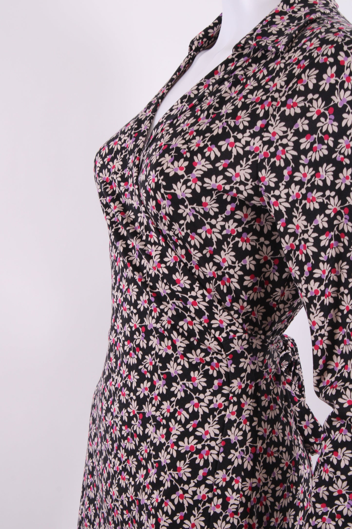 Diane Von Furstenberg L/S Floral Print Wrap Dress Black/ Purple 10 | O/S, Black