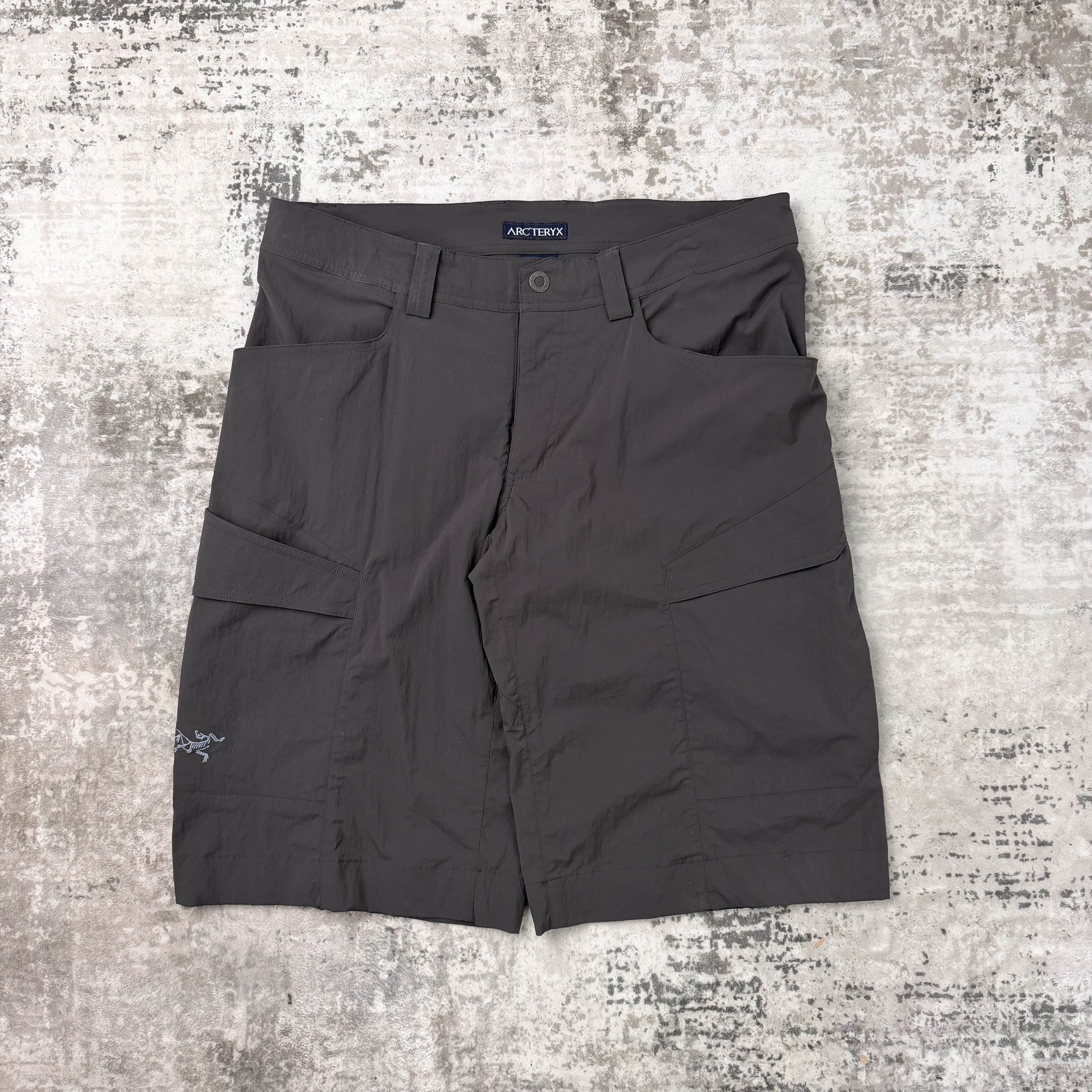 Arcteryx Long Sellers Shorts / ARC'TERYX RAMPART LONG MEN'S Short