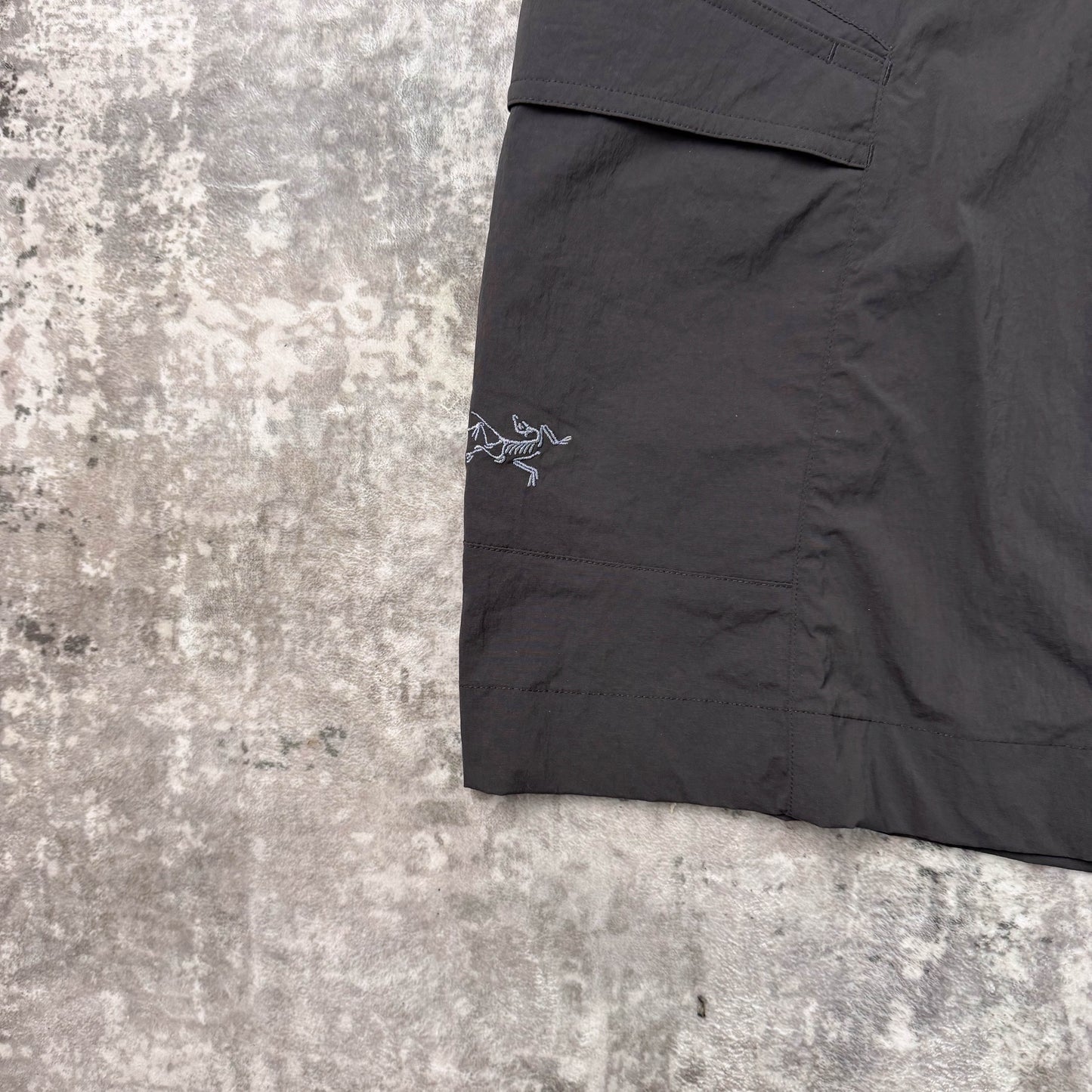 Arc'teryx Rampart Long Cargo Shorts (W32)