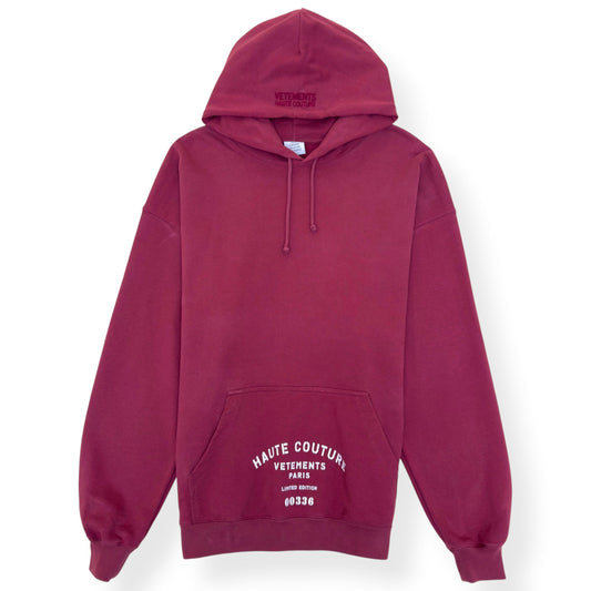 VETEMENTS OVERSIZED LOGO PRINT HOODIE BURGUNDY M | Medium, Burgundy