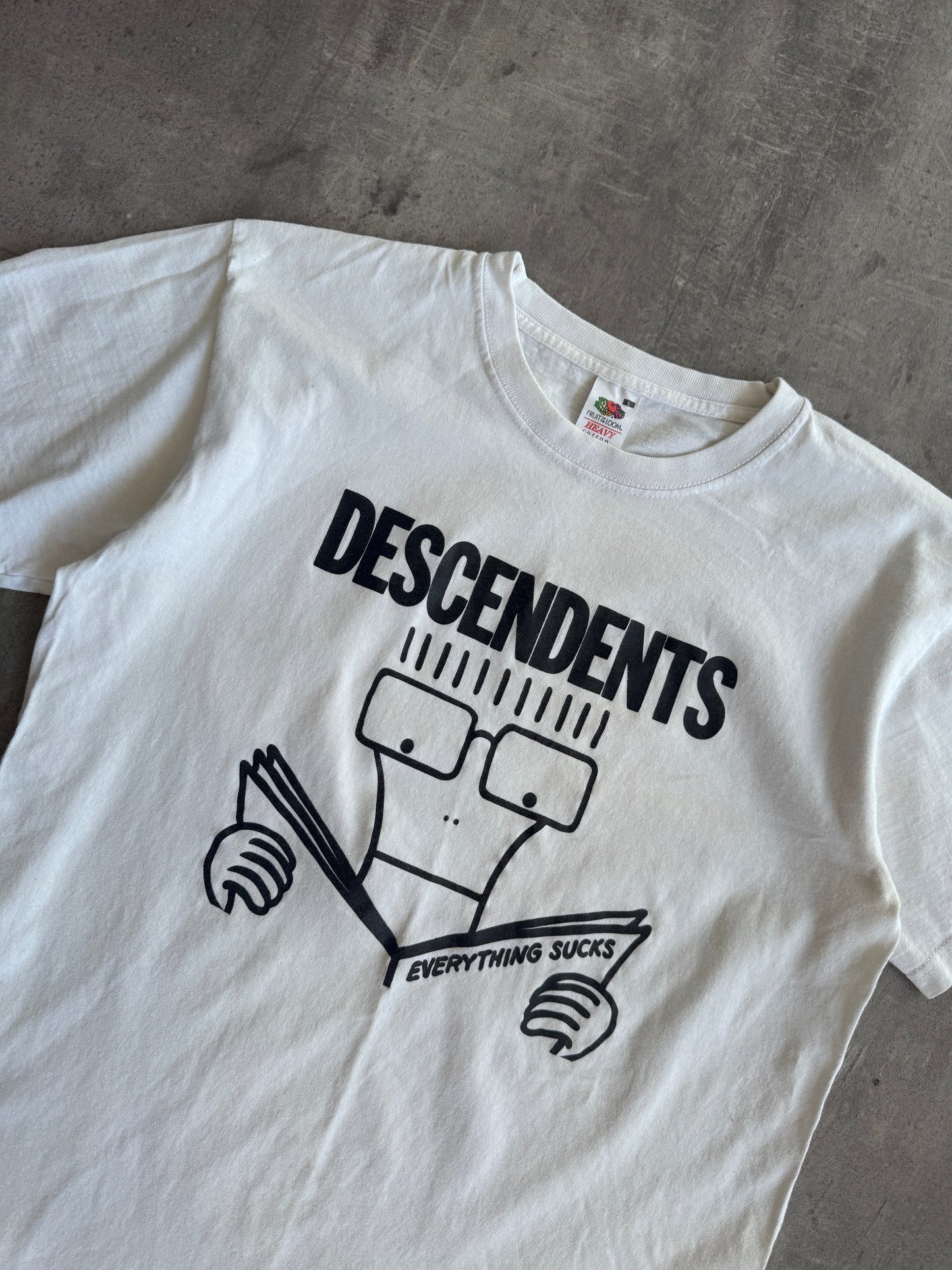 The Descendants 'Everything Sucks' Graphic Tee | Medium, Multicoloured