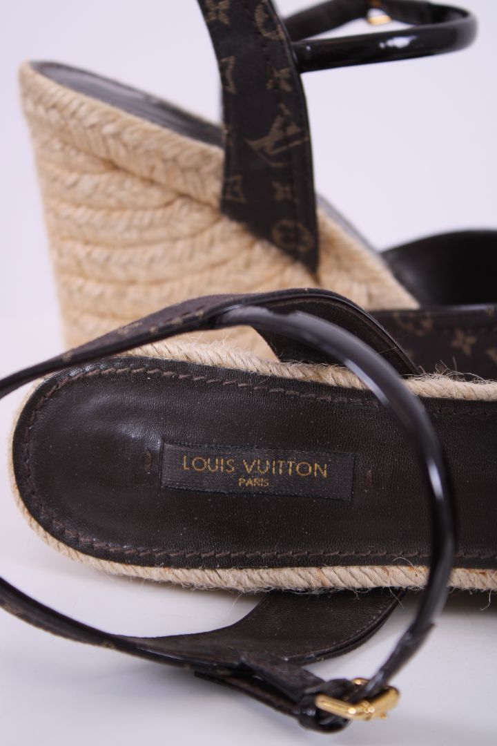 https://cdn.shopify.com/s/files/1/0770/3278/4192/files/IMG_8452_1d7c7a2d-488e-4f7e-92ef-536eafb3647f.jpg?v=1778666174