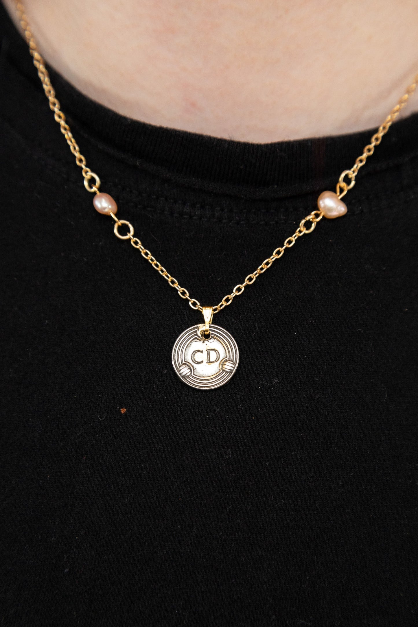 VT Rework : Christian Dior Circular Gold Chain Cream 2 Curated Pearl Necklace