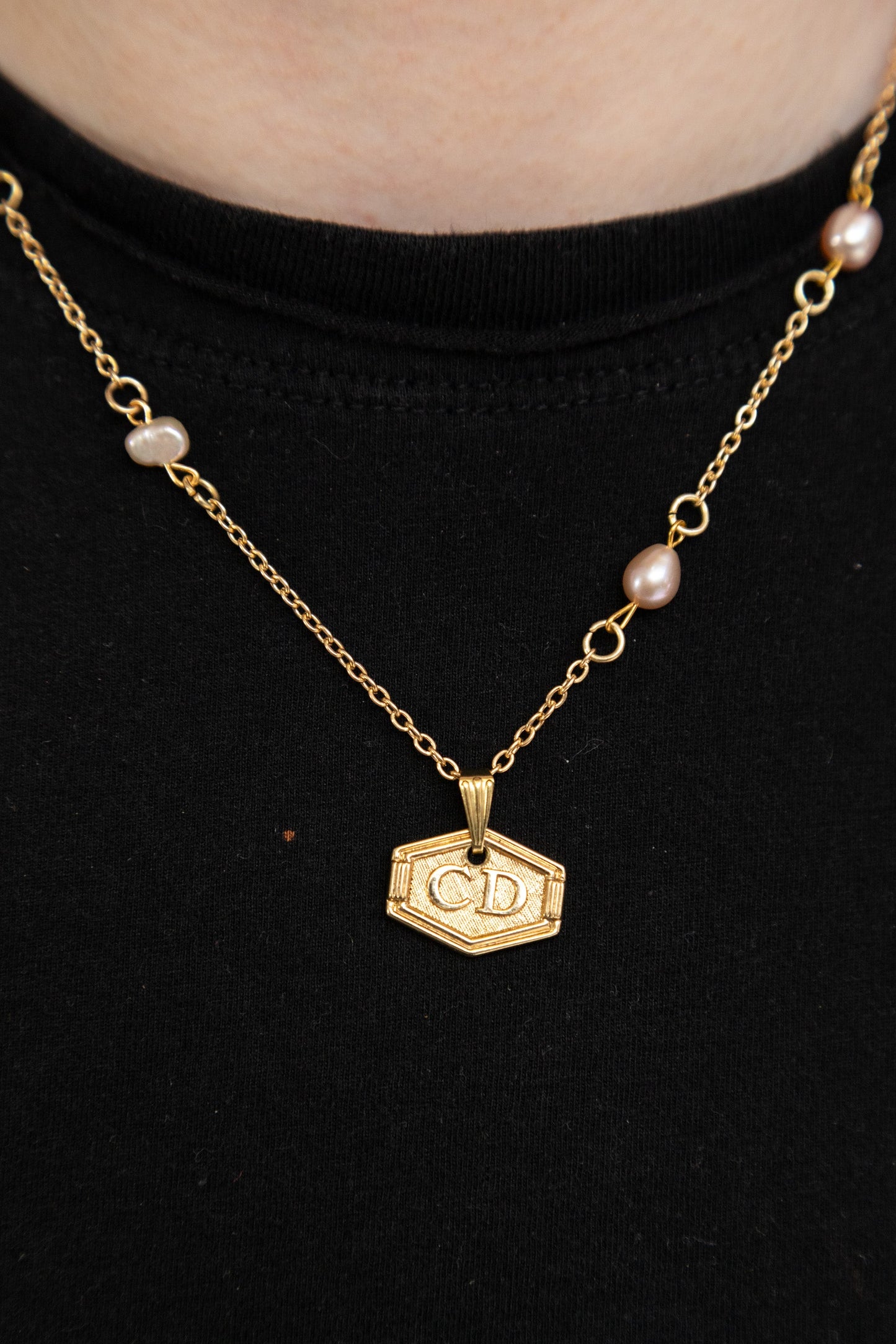 VT Rework : Christian Dior Hexagonal Gold Chain Curated Pearl Necklace