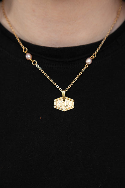 VT Rework : Christian Dior Hexagonal Gold Chain Pink Curated Pearl Necklace