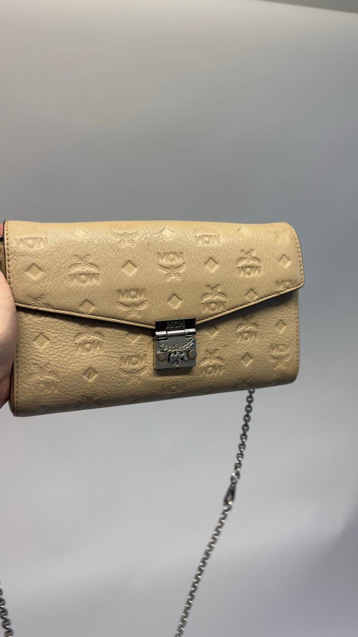 https://cdn.shopify.com/s/files/1/0564/9376/8855/files/IMG_8927Large.jpg?v=1781871677