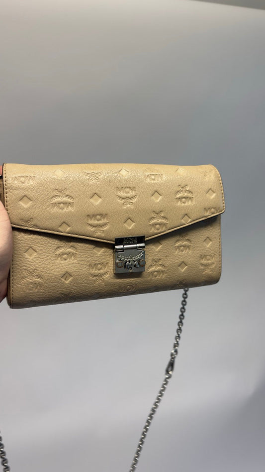 https://cdn.shopify.com/s/files/1/0564/9376/8855/files/IMG_8927Large.jpg?v=1781871677