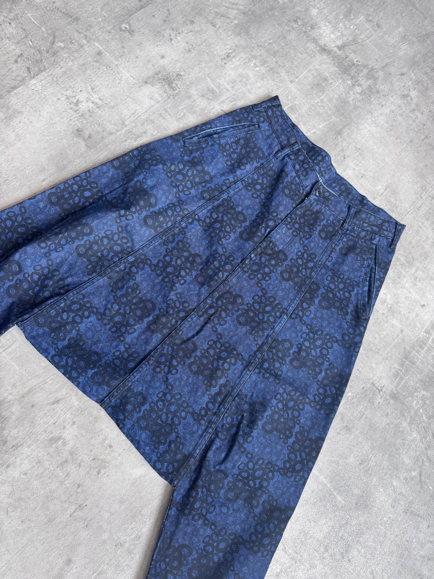 AD2009 Comme Des Garçons Repeat Circle Drop Crotch Jorts