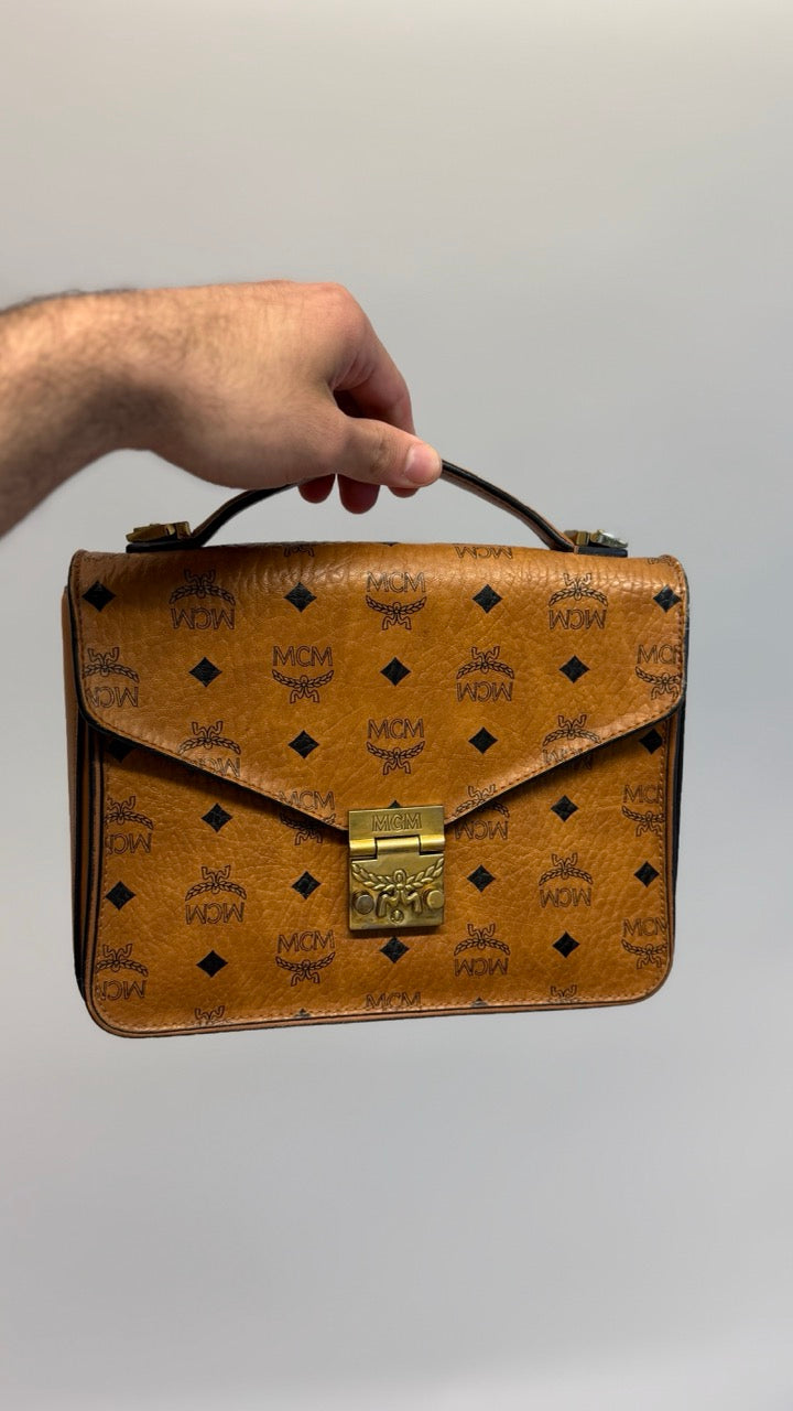 https://cdn.shopify.com/s/files/1/0564/9376/8855/files/IMG_8942Large.jpg?v=1781872663