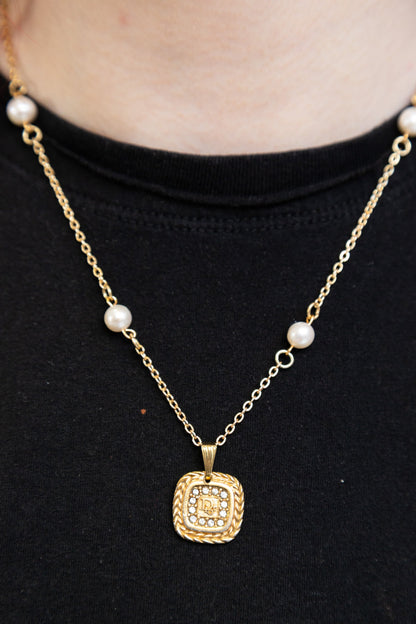 VT Rework : Dior Sqaure Gold Chain Cream Curated Pearl Necklace