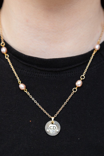 VT Rework : Christian Dior Circular Gold Chain Cream 4 Curated Pearl Necklace