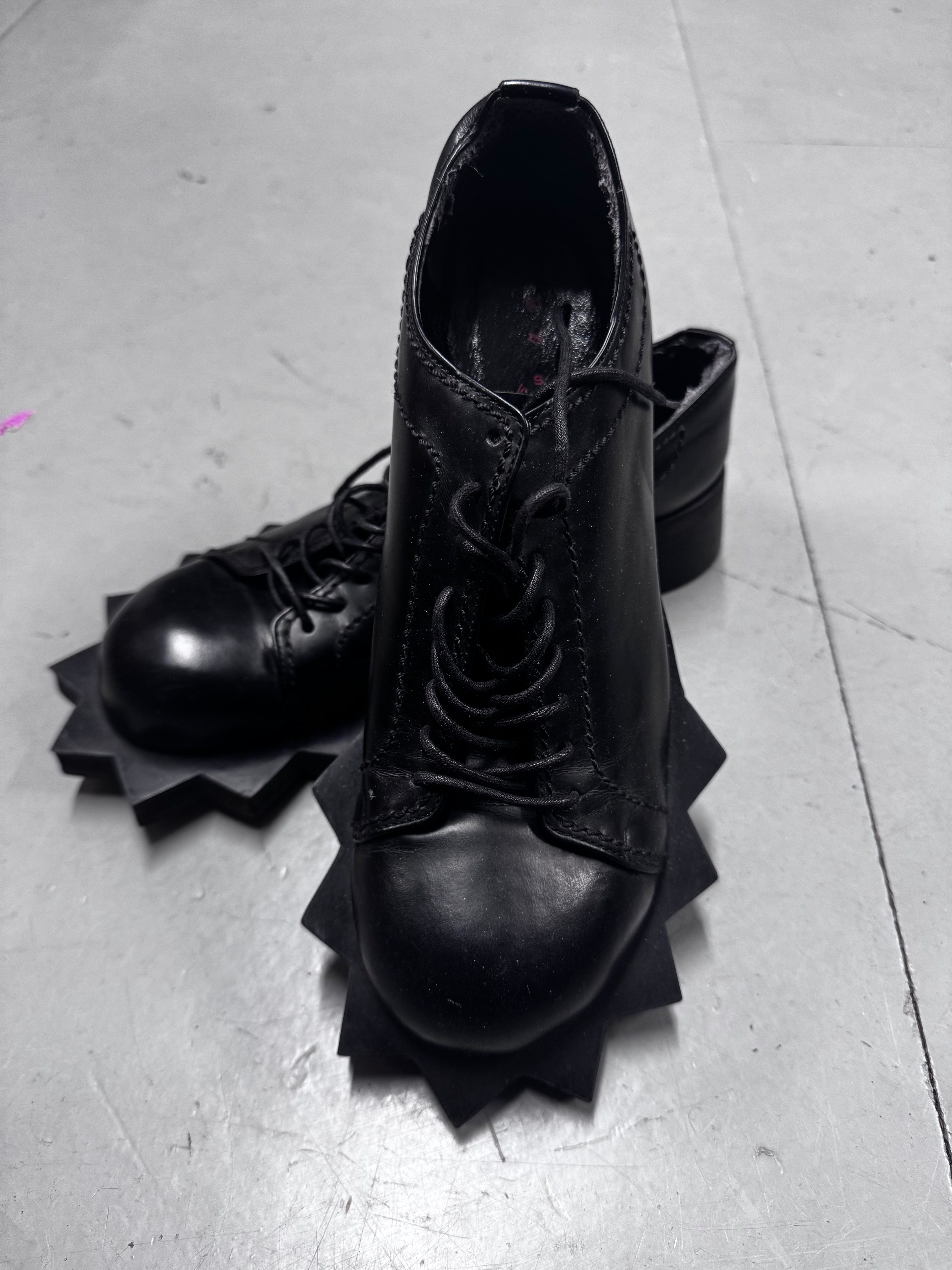 靴 Koji Kuga Chainsaw Toe Heel Loafer 靴 Koji Kuga Chainsaw Toe Heel Loafer Koji Kuga Chainsaw Toe Heel