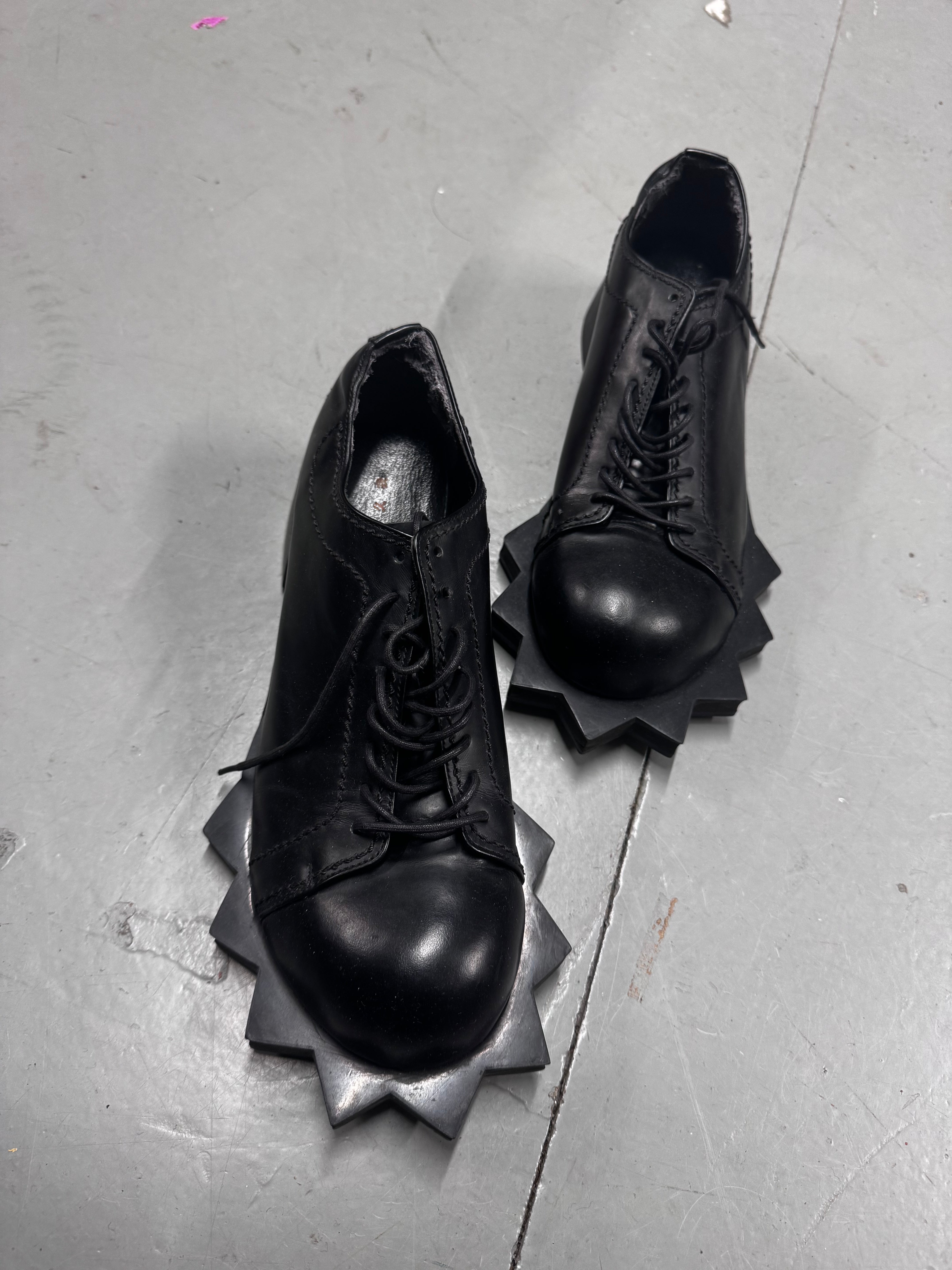 靴 archive Koji Kuga jagged toe dress shoes 靴 archive Koji Kuga jagged toe dress shoes Koji Kuga | Grailed