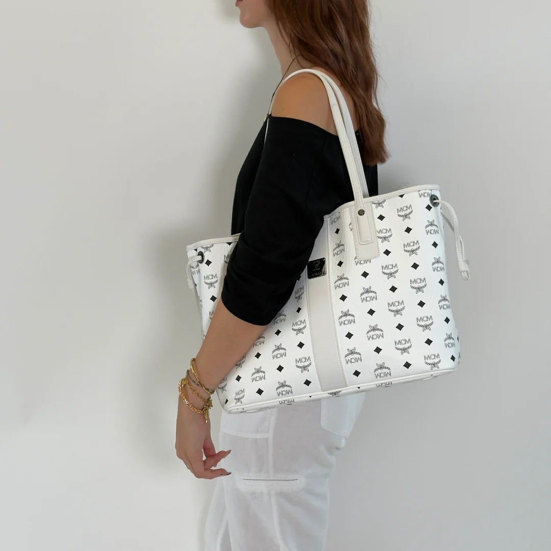 https://cdn.shopify.com/s/files/1/0564/9376/8855/files/IMG_9099_d5560929-d09b-4a1a-b13a-4fbf41e40ae2.webp?v=1782313119