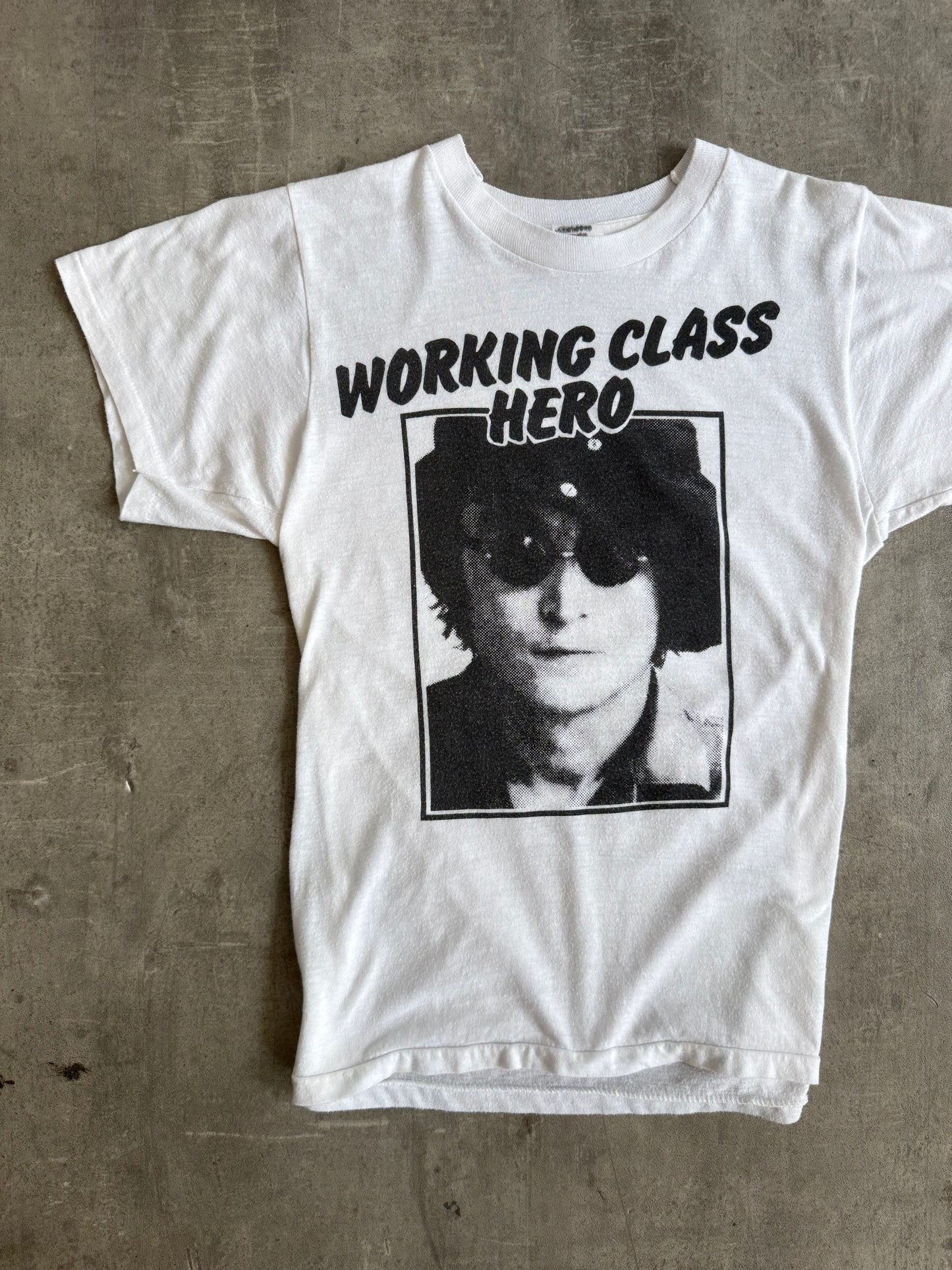 1980s John Lennon "Working Class Hero" Graphic Tee | Extra Small, Red