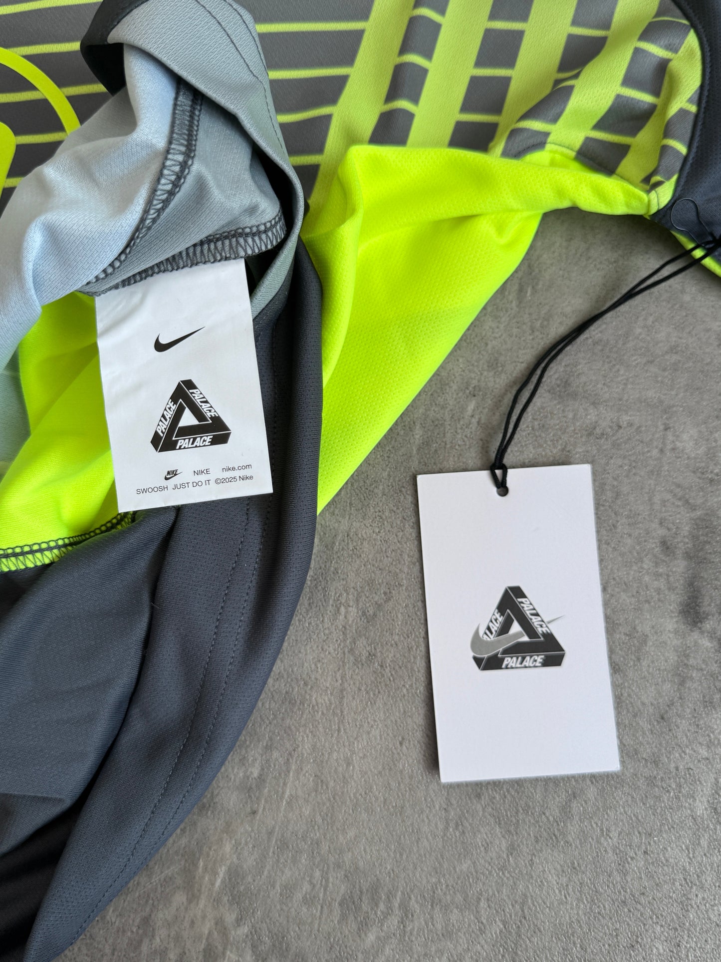 PALACE NIKE TOTAL P90 JERSEY WHITE | Small, White