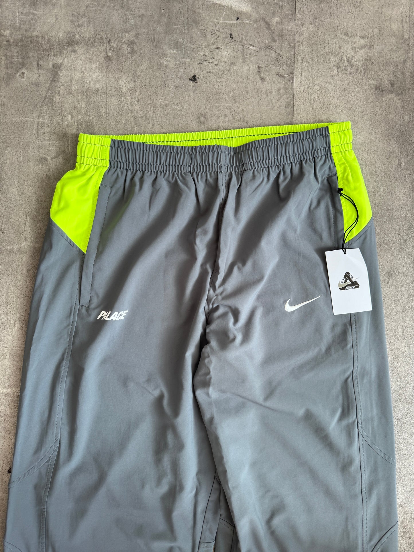 PALACE NIKE TOTAL P90 TRACK BOTTOM GREY