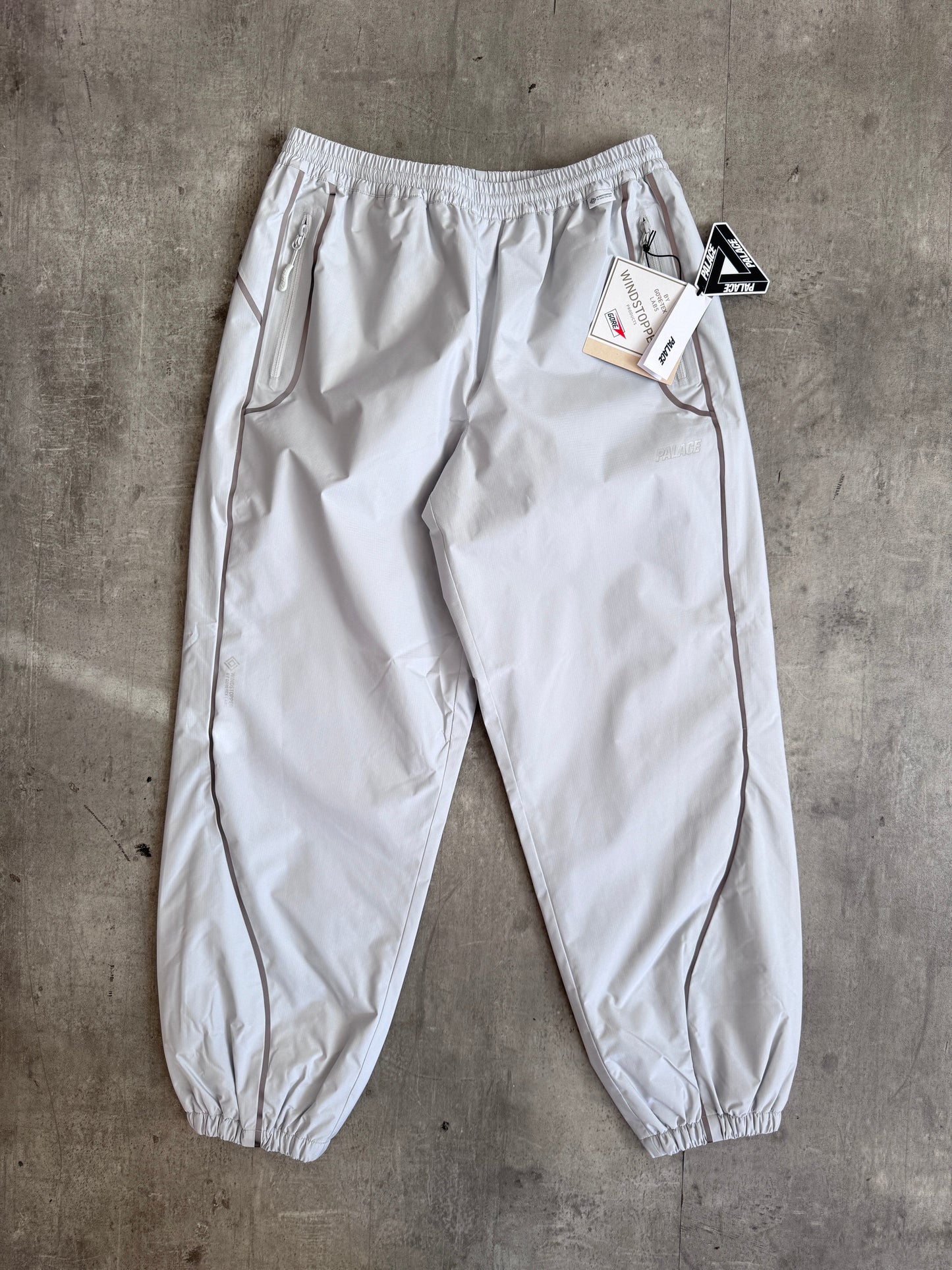 PALACE GORE-TEX WINDSTOPPER ILLUMINATOR JOGGER CLOUD