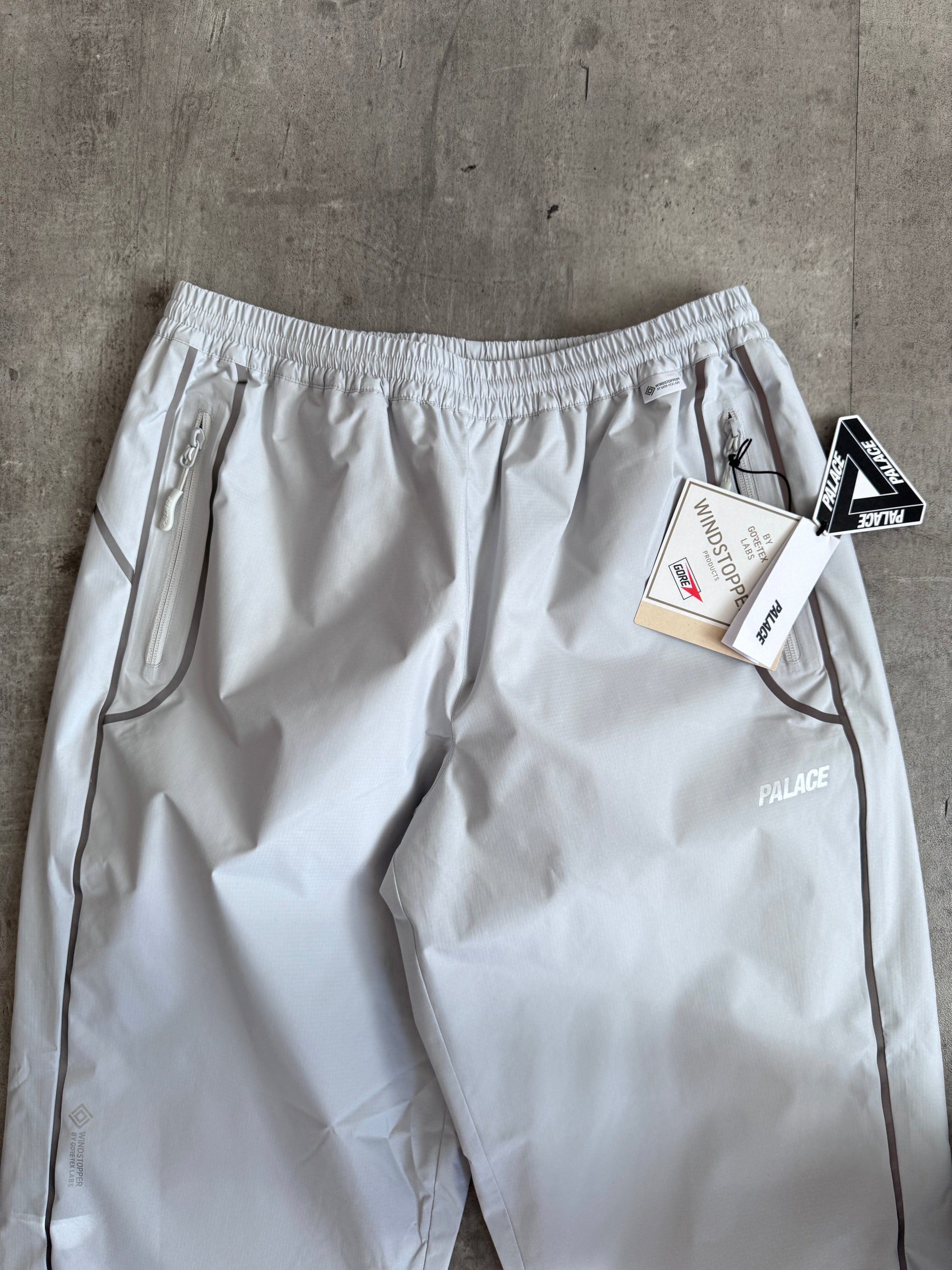 PALACE GORE-TEX WINDSTOPPER ILLUMINATOR JOGGER CLOUD | Large, Grey