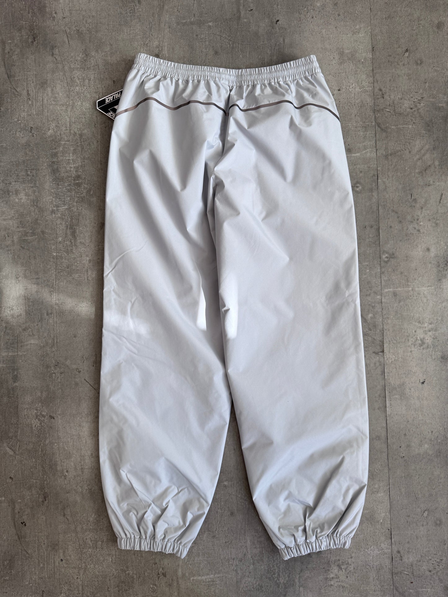 PALACE GORE-TEX WINDSTOPPER ILLUMINATOR JOGGER CLOUD | Large, Grey