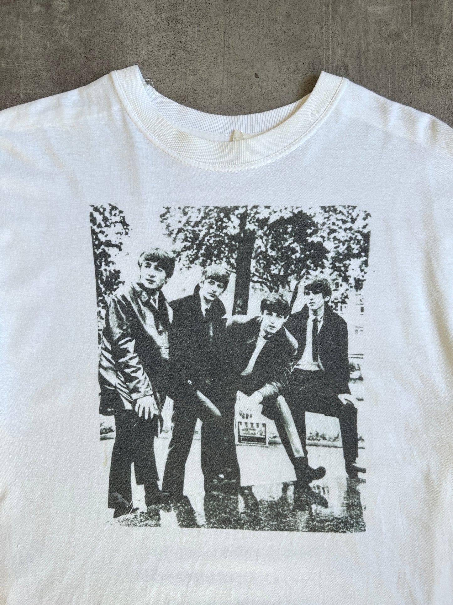 2000s The Beatles Dezo Hoffman Cover Graphic Print Tee