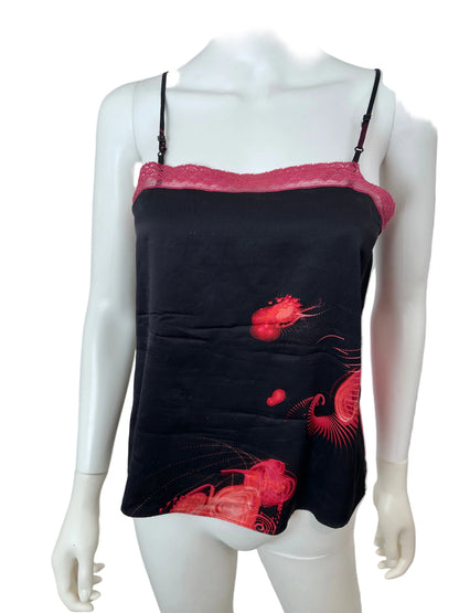 Black Cami to pwith lace trim on a white mannequin