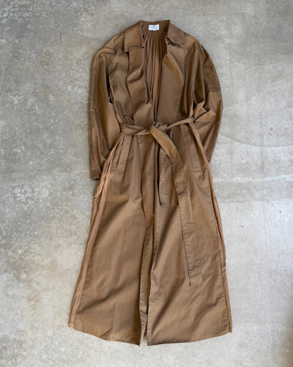 Lanvin en Bleu Cotton and Silk Trench Coat – S-on a concrete background