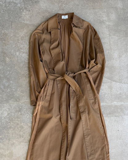 Lanvin en Bleu Cotton and Silk Trench Coat – S-on a concrete background