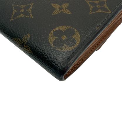 https://cdn.shopify.com/s/files/1/0564/9376/8855/files/LouisVuittonGeldbeutelPortefeuilleSarahmonogrambraun8623.webp?v=1781083838