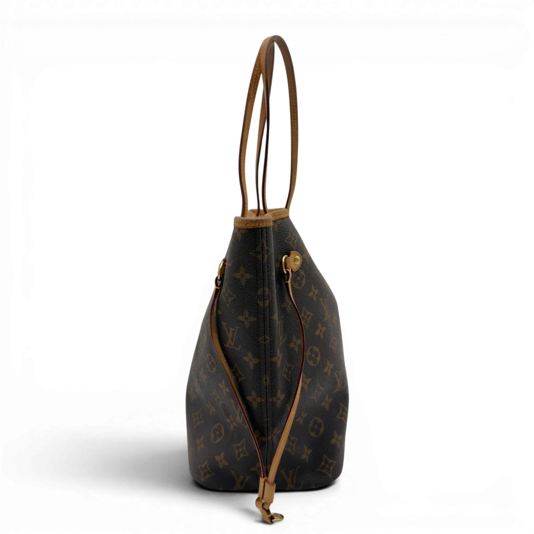 https://cdn.shopify.com/s/files/1/0564/9376/8855/files/LouisVuittonShopperNeverfullMMmonogrambraun8474.webp?v=1780486464