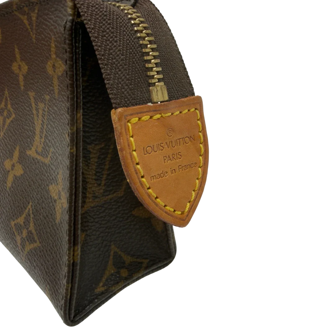 https://cdn.shopify.com/s/files/1/0564/9376/8855/files/Louis_Vuitton_Clutch_Pouch_Toilette_monogram_braun_11.webp?v=1783511120