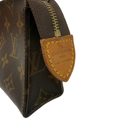 https://cdn.shopify.com/s/files/1/0564/9376/8855/files/Louis_Vuitton_Clutch_Pouch_Toilette_monogram_braun_11.webp?v=1783511120