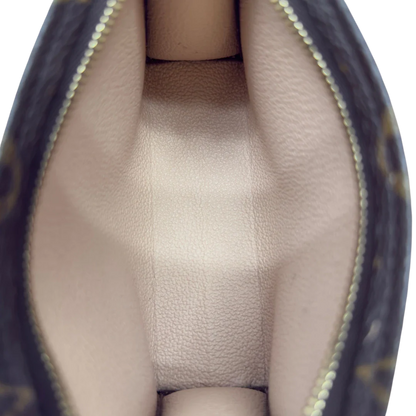https://cdn.shopify.com/s/files/1/0564/9376/8855/files/Louis_Vuitton_Clutch_Pouch_Toilette_monogram_braun_13.webp?v=1783511121