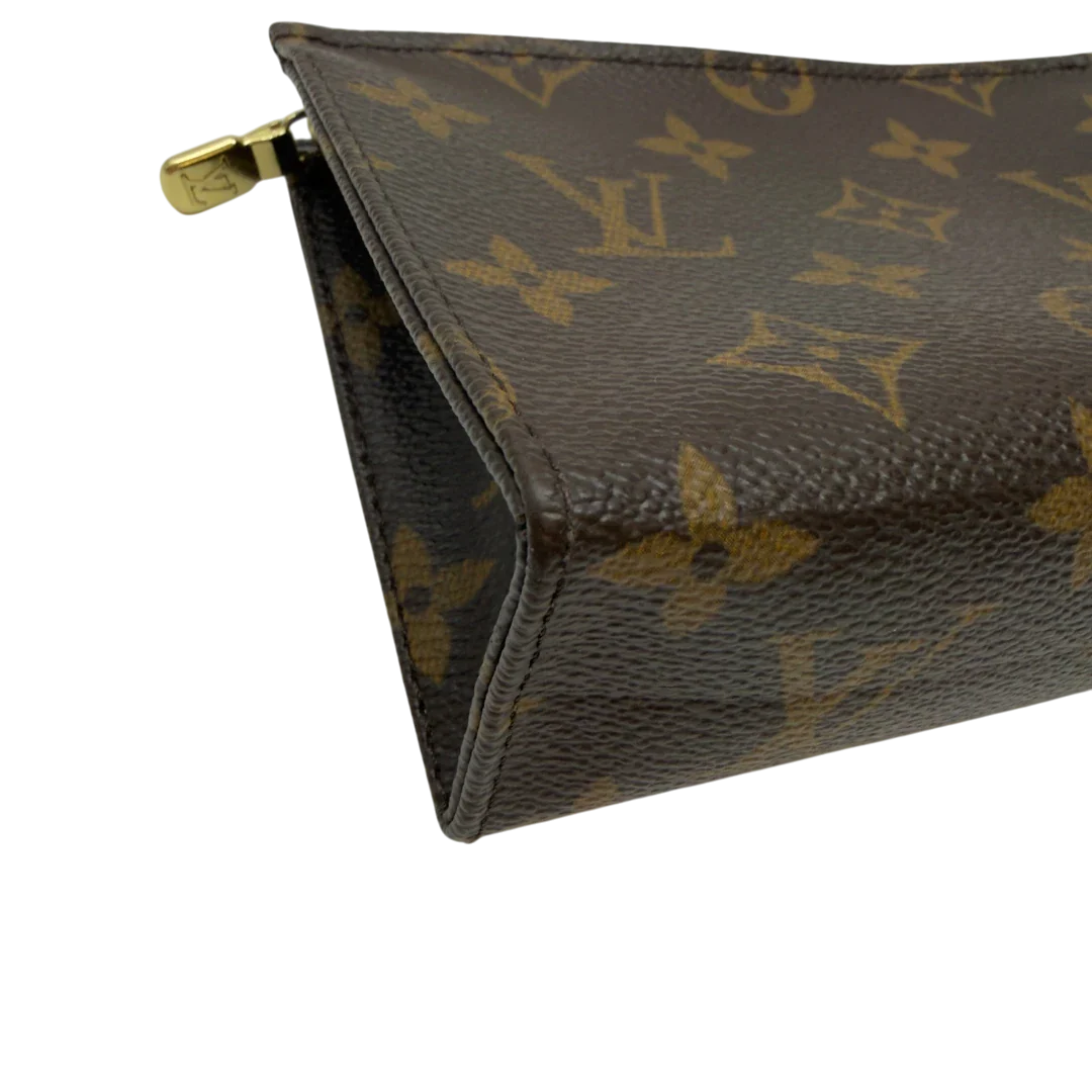 https://cdn.shopify.com/s/files/1/0564/9376/8855/files/Louis_Vuitton_Clutch_Pouch_Toilette_monogram_braun_6.webp?v=1783511120