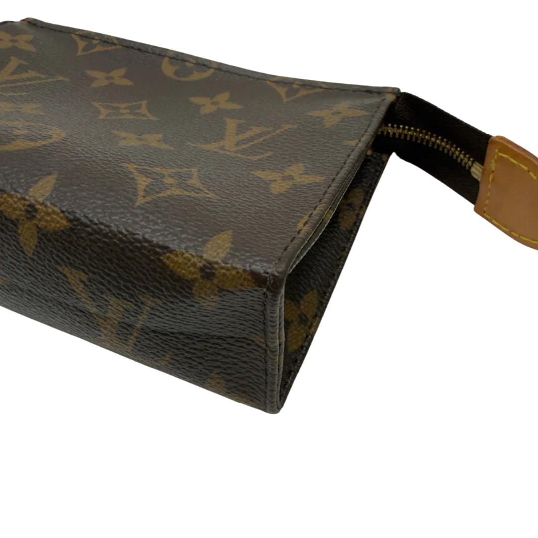 https://cdn.shopify.com/s/files/1/0564/9376/8855/files/Louis_Vuitton_Clutch_Pouch_Toilette_monogram_braun_7.webp?v=1783511120