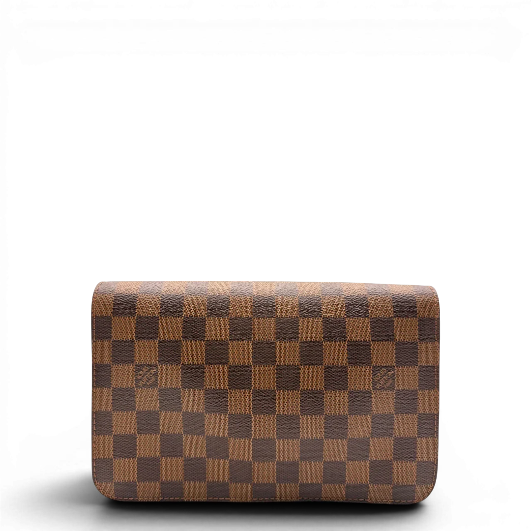 https://cdn.shopify.com/s/files/1/0564/9376/8855/files/Louis_Vuitton_Clutch_Saint_Louis_Damier_Ebene_braun_2.webp?v=1781714298