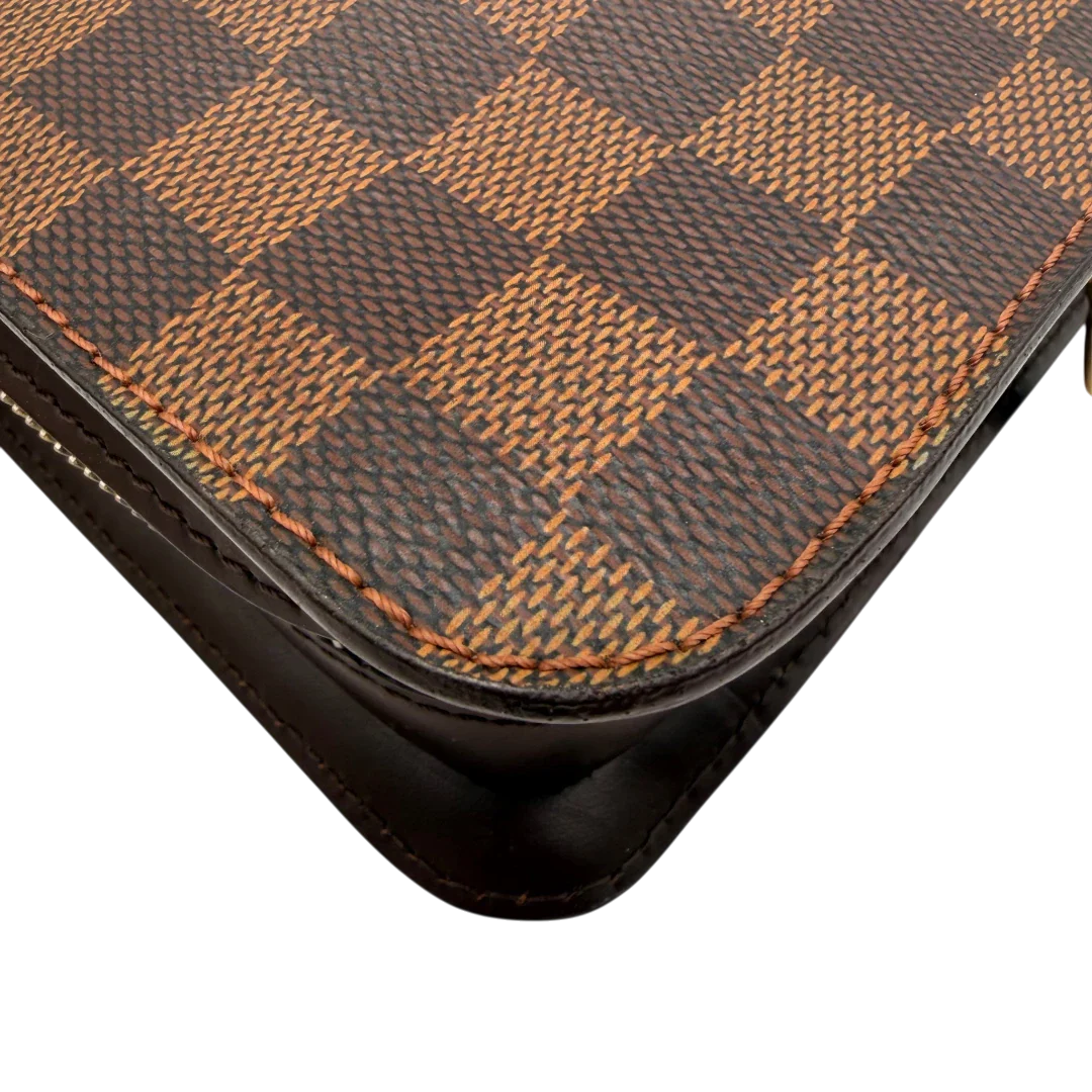 https://cdn.shopify.com/s/files/1/0564/9376/8855/files/Louis_Vuitton_Clutch_Saint_Louis_Damier_Ebene_braun_8.webp?v=1781714298