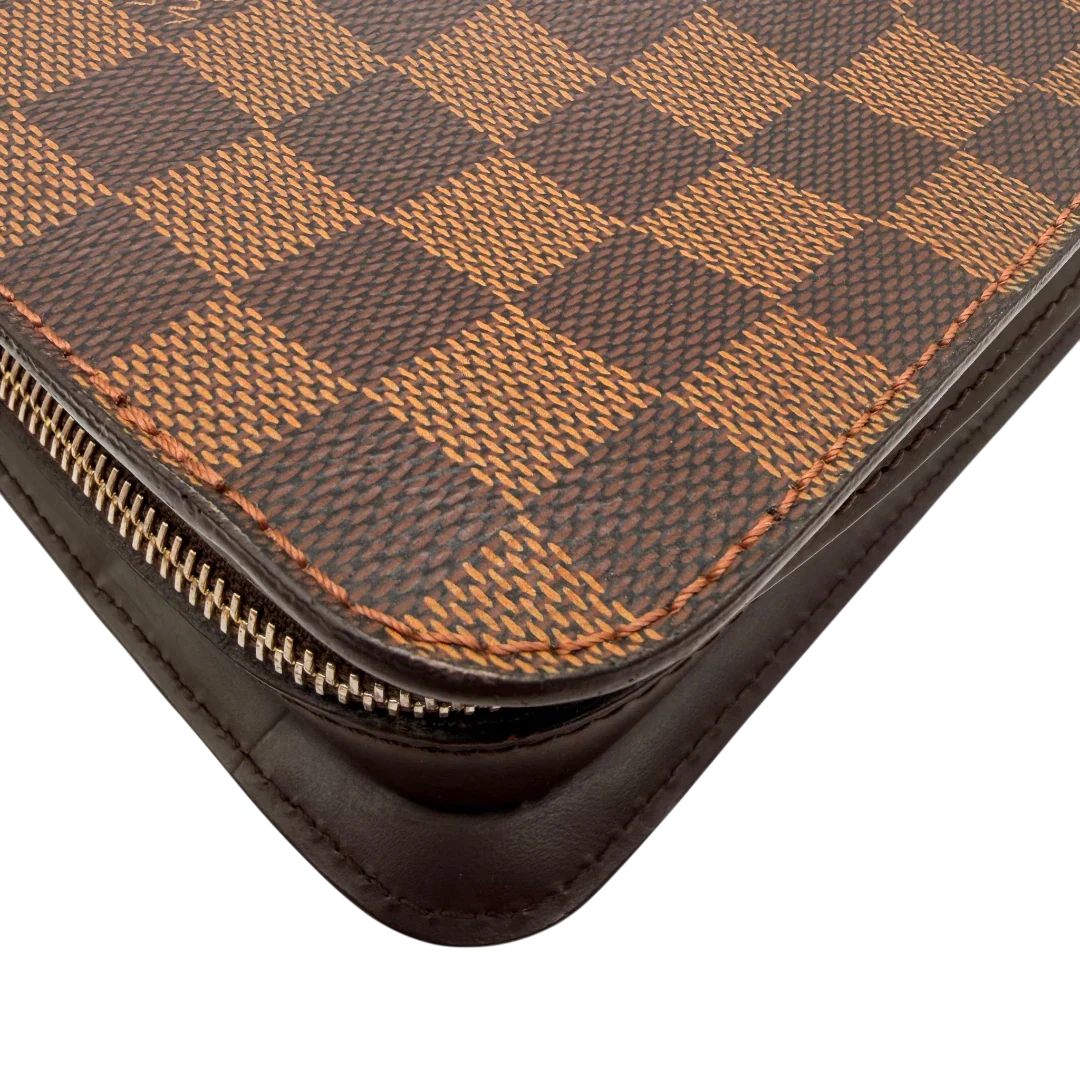 https://cdn.shopify.com/s/files/1/0564/9376/8855/files/Louis_Vuitton_Clutch_Saint_Louis_Damier_Ebene_braun_9.webp?v=1781714298