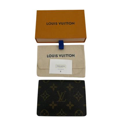 https://cdn.shopify.com/s/files/1/0564/9376/8855/files/Louis_Vuitton_Geldbeutel_Cartes_monogram_braun_vintage_LV8666.webp?v=1781084365